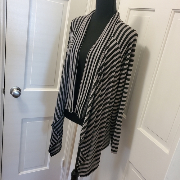 Ellen Tracy Black & Gray Striped Lightweight Open front Cardigan size Large - Picture 2 of 10
